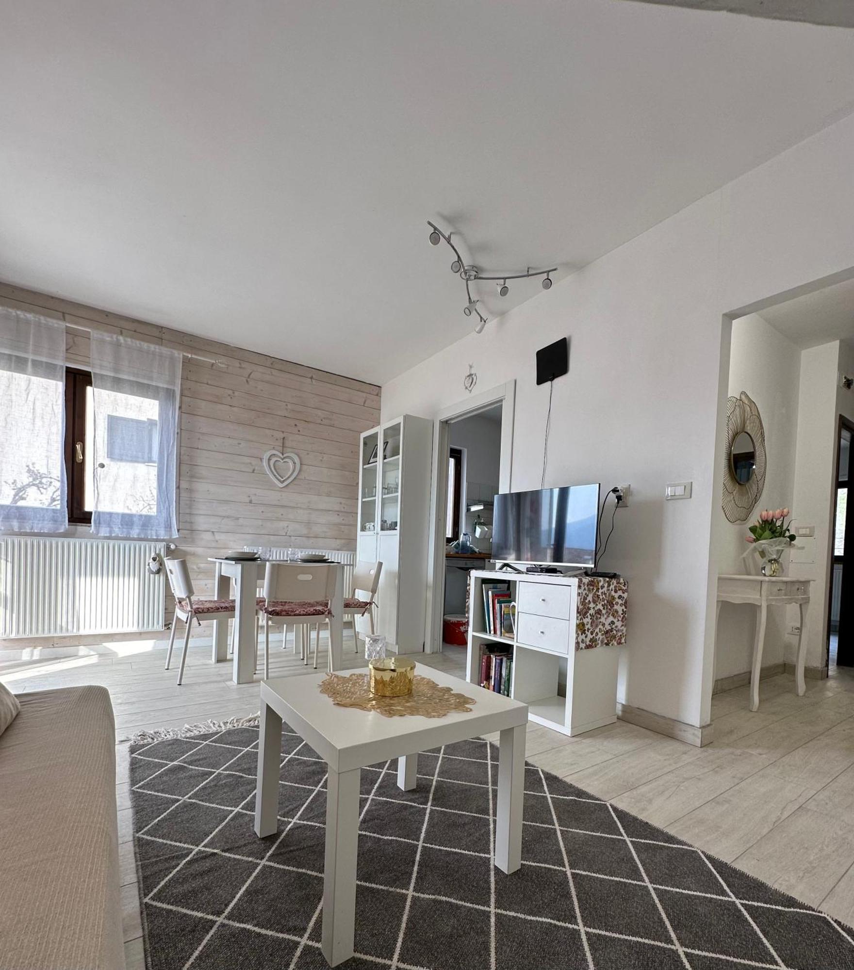 Lake Apartment Ischia White Tenna Ngoại thất bức ảnh