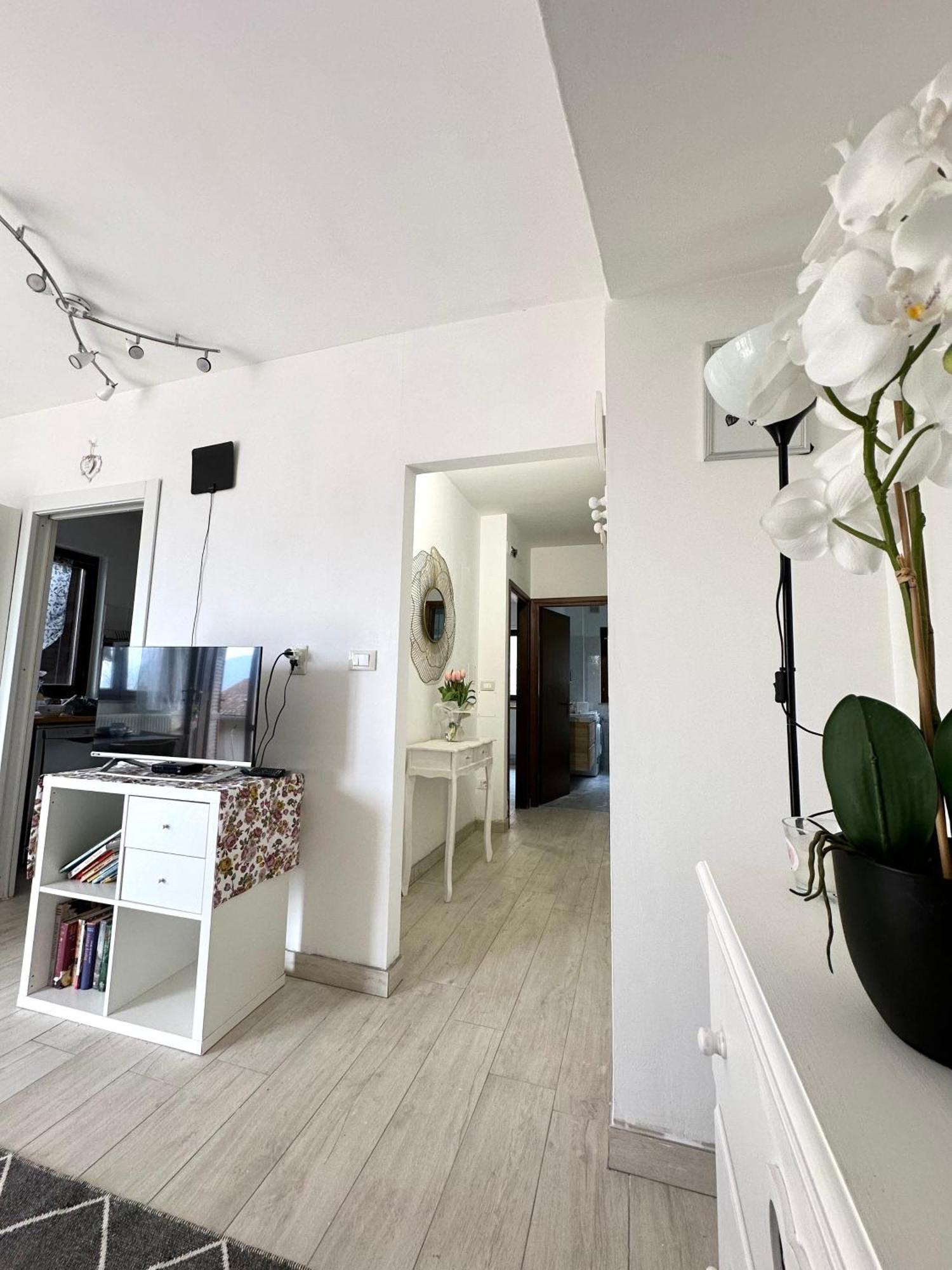 Lake Apartment Ischia White Tenna Ngoại thất bức ảnh