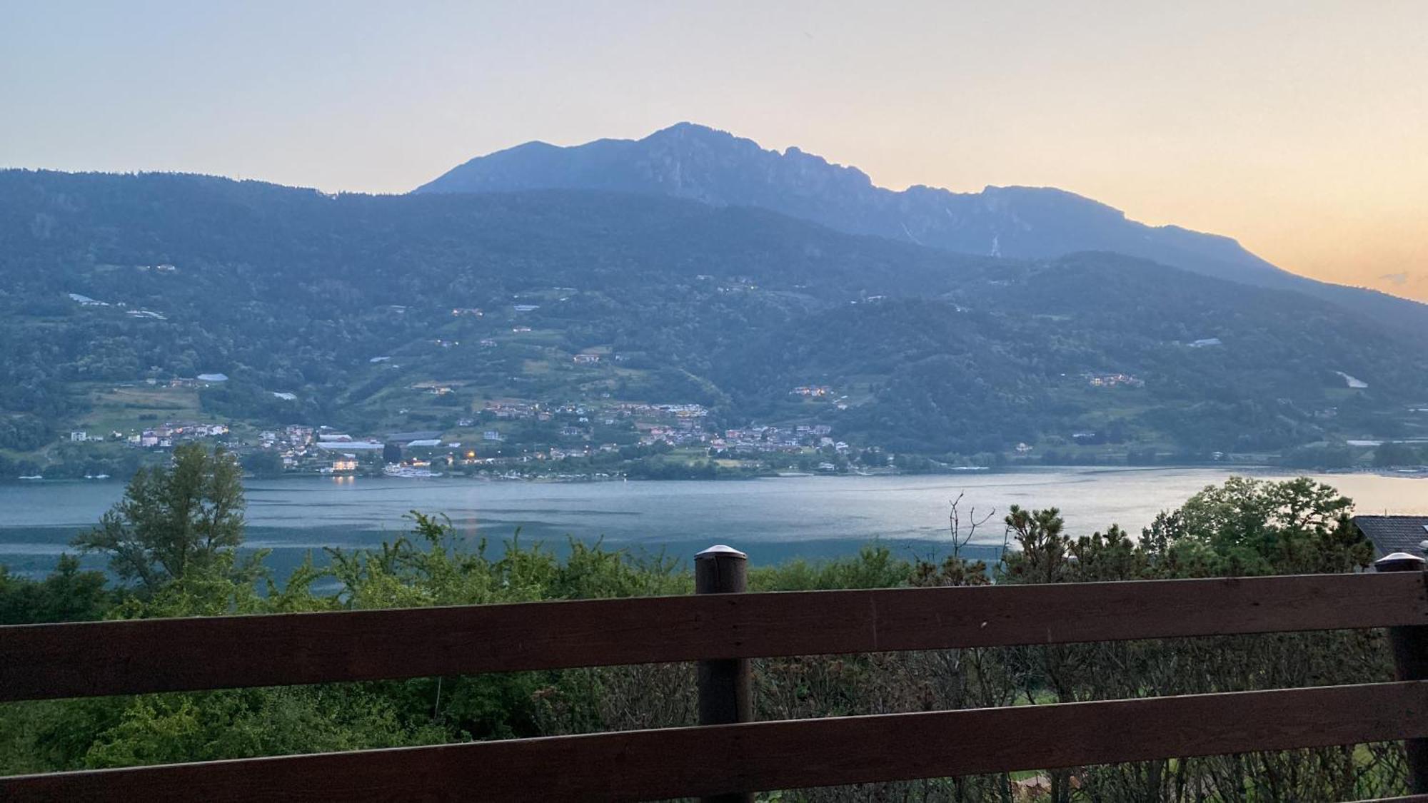 Lake Apartment Ischia White Tenna Ngoại thất bức ảnh